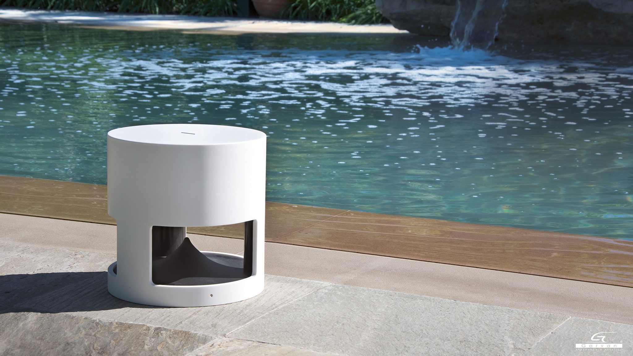 Loto: diffusori Garvan per l'outdoor living