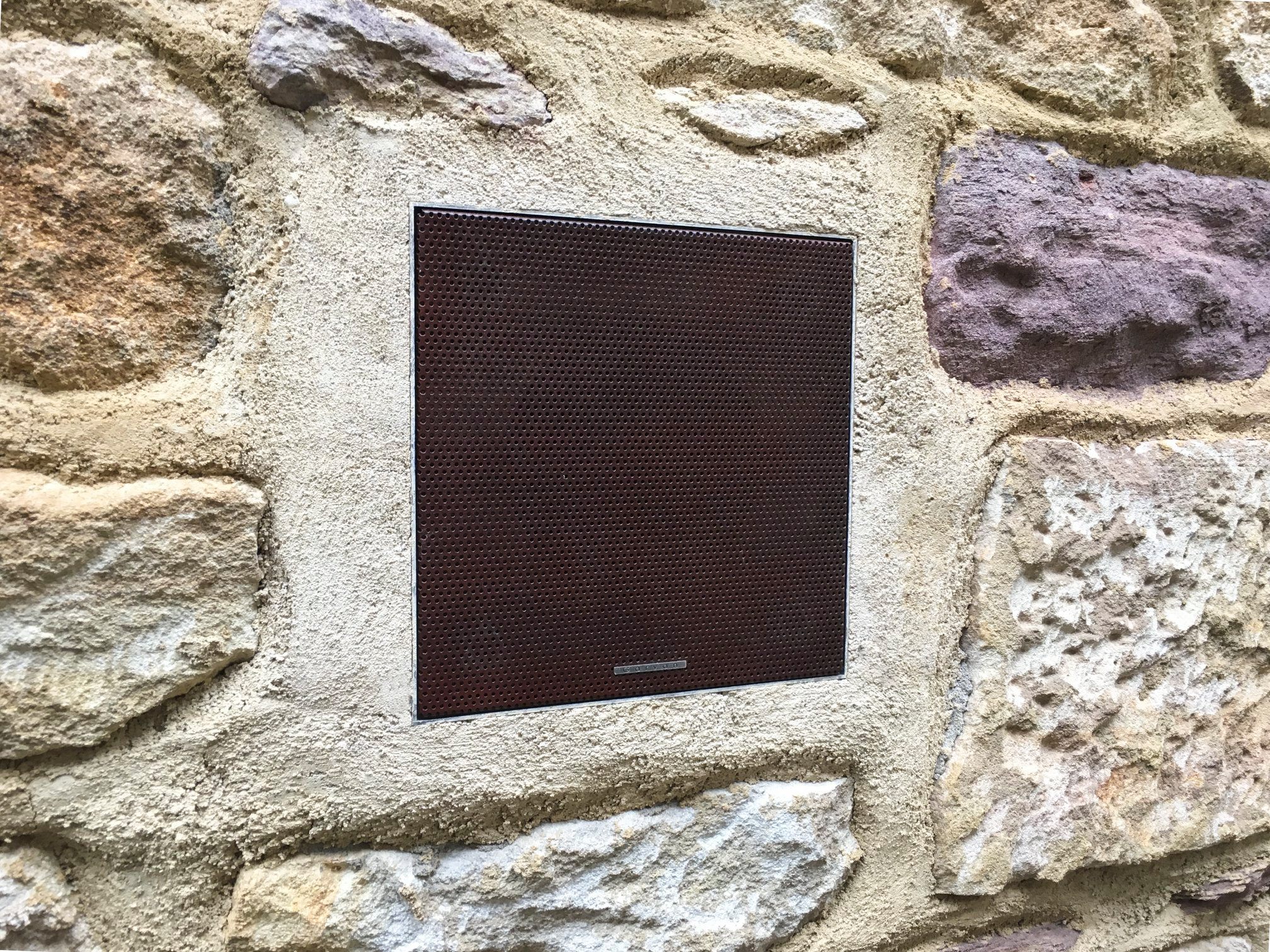 Vous êtes à la recherces de véritables haut-parleurs sans fil? Découvrez l'enceinte encastrable au ras du mur SIR12M de Garvan Acoustic