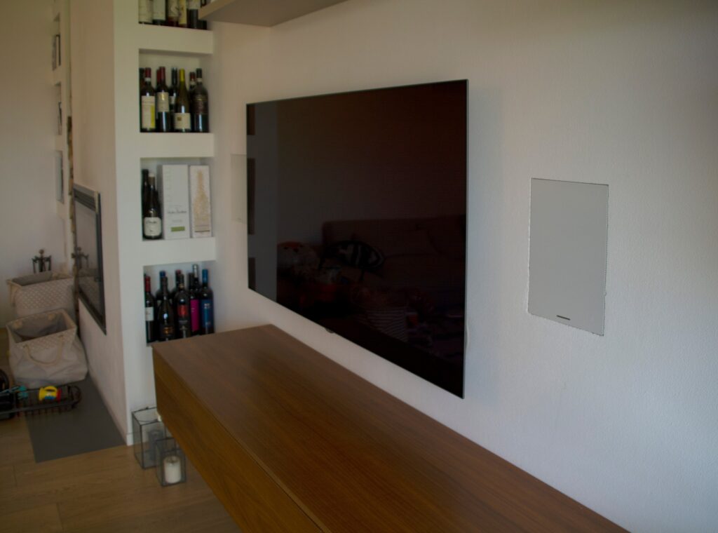 In-wall flush-mounted speakers to turn your living room into a home theatre